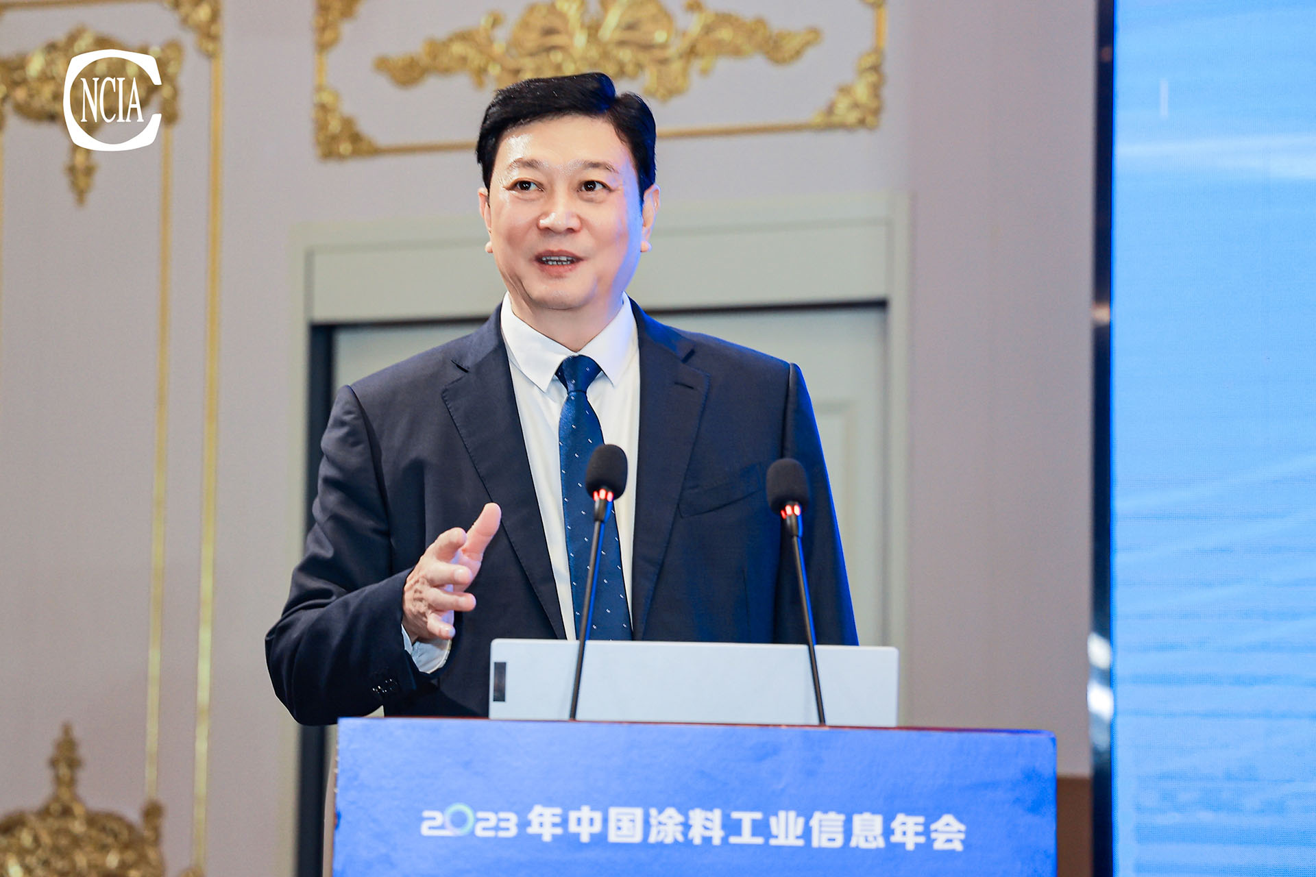 中國(guó)涂料工業(yè)協(xié)會(huì)會(huì)長(zhǎng)劉普軍致辭